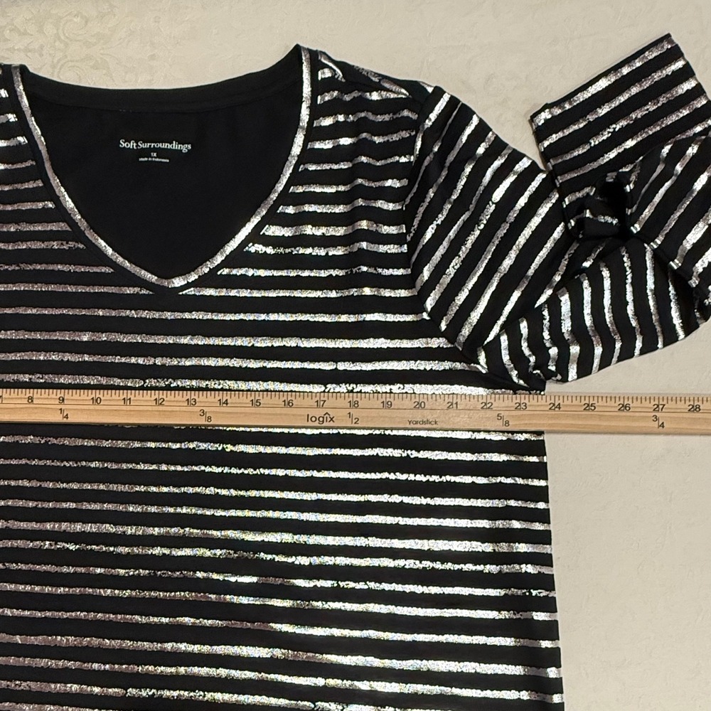 Soft Surroundings Striped Top Womens 1X Black Silver Metallic V-Neck Party Goth - Picture 6 of 9